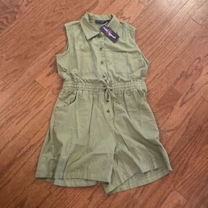 NWT Nikki Saggaro shorts jumper/romper olive green size large- with pockets